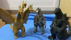 Godzilla earth vs king ghidorah : Godzilla Vs King Ghidorah Vs Mechagodzilla Toys Games Bricks Figurines On Carousell