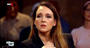 Carolin kebekus wurde am 9. Carolin Kebekus Kolner Treff Sie Sieht Ihren Vater Und Muss Weinen Express De