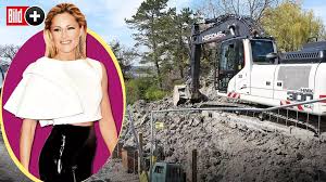 Mar 16, 2021 · helene fischer feierte erst kürzlich mit freund thomas seitel das richtfest ihrer villa am ammersee. Bild Am Sonntag Helene Fischers Traumvilla Arger Um Hausbau Mit Den Genehmigungen Fischer Helene