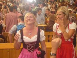 A oktoberfest, cujo significado é festa de outubro, foi criada em 1984 para elevar o ânimo da população que havia acabado de suportar duas das maiores enchentes na história de blumenau (1983—84). Oktoberfest Blumenau Brazil The World S 2nd Largest Oktoberfest