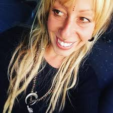 Veronica Rossi (@lintrigodellintreccio) • Threads, Say more