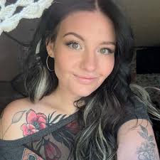 Can someone recommend a stylist to replicate this hairstyle?