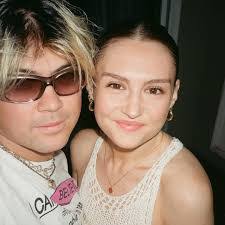 Anna Tingley's Instagram, Twitter & Facebook