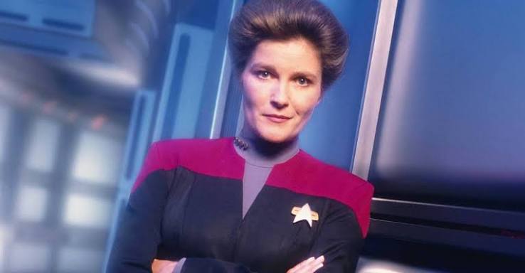 28 Years Later, Kate Mulgrew's Favorite Star Trek Episode Remains a Sci-Fi  Masterpiece