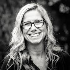 Lori Greeley's Instagram, Twitter & Facebook