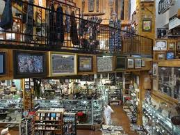 Smoky Mountain Knife Works And Knife Museum In Sevierville Tn Huge Store With Something For Everyone Smoky Mountains Smokies Pet Friendly Vacations