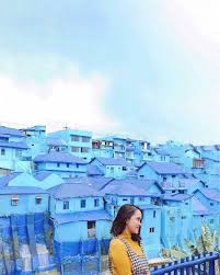 Ke rumah biru di kampung baru. Rumah Biru Kampung Baru
