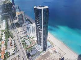 El edificio es parte de champlain towers, está ubicado en surfside en la intersección de 88th street y collins avenue. Messi Invierte En Un Piso De Lujo En Miami