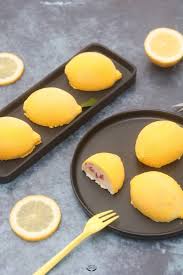 Entremets Citrons Fruits Rouges Moule Limone Silikomart Recette Citron Fruit Recette Citron Recettes De Cuisine