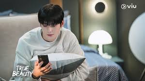 Maybe you would like to learn more about one of these? Drama Dan Variety Show Yang Pernah Dibintangi Cha Eun Woo Viu