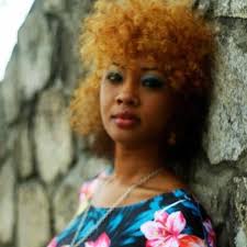 Laura Lisa's Instagram, Twitter & Facebook