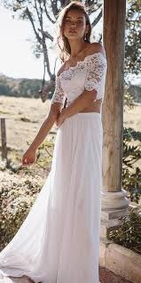 21 Alternative Wedding Dress Ideas Colourful And Unusual Wedding Dresses Guide Unusual Wedding Dresses Famous Wedding Dresses Short Bridal Dress