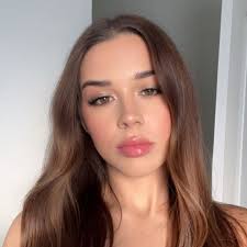 LEXIE BATES (@alexiskaybates) • Instagram photos and videos