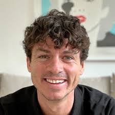 Charles Dilley's Instagram, Twitter & Facebook