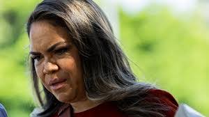 Ella Simon's Instagram, Twitter & Facebook