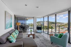 Solnamara beachfront apartments is directly located on the esplanade of burleigh heads, and straight across the road from the beach. Apartments Ambience On Burleigh Beach