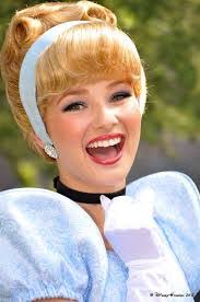 Dulce Mares's Instagram, Twitter & Facebook