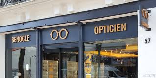 Realise Par Benocle Opticien Lunetier A Saintes Enseigne Exterieure Lettres Et Logo Fabriques Par Nos Soins En Lettres Decoupees Lettre A Lettres En Bois