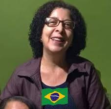 Escolhi a solidão para me defender. Eu me protejo da humanidade ao meu  redor, dessa humanidade barulhenta e intrusiva. Vivo rodeado de animais,  árvores, flores. Tenho cavalos, burros, carneiros, cabras, porcos, galinhas,