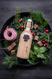 Ein leckerer gruß aus der küche. 3 Raffinierte Rezepte Fur Geschenke Aus Der Kuche Schokolikor Gesalzenes Dulce De Leche Eingelegte Tomaten Trickytine
