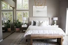 Create a serene space with these ideas for using neutral colors in bedroom decorating and design. Neutral Bedroom Ideas 20 Chic Decor With A Pop Of Color Famedecor Com