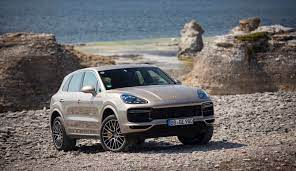 Edmunds also has porsche cayenne pricing, mpg, specs, pictures, safety features, consumer reviews and more. Cayenne Turbo S E Hybrid Uberzeugt Mit Innovativen Fahrwerksystemen