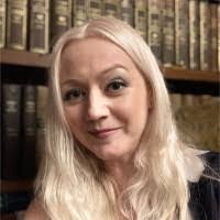 Renata Dunn's Instagram, Twitter & Facebook