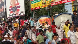 “পুনর্বাসন ছাড়া হকার উচ্ছেদ! জীবিকা ও অধিকারের দাবিতে পশ্চিমবঙ্গ রেলওয়ে  হকার্স ইউনিয়নের ডাকে রেল হকার সমাবেশ শিয়ালদহ রেল স্টেশন চত্বরে!,  #sstvpublic | SSTV Public | Facebook
