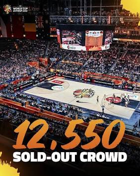 Packed stands at the FIBA World Cup, do AI tạo