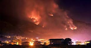 Una delle situazioni più critiche a pescara dove le fiamme hanno lambito gli stabilimenti balneari costringendo alla fuga le persone e poi hanno divorato la pineta dannunziana, riserva naturale. Abruzzo Incendi Arriva L App Che Mappa Lo Sviluppo Dei Focolai Site It