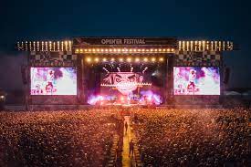 Kaczoruk z wieniawą, wojewódzki z herbutem i inni, czyli celebryci też pojechali na festiwal (zdjęcia). Lana Del Rey Announced As The Latest Headliner For Open Er Festival 2019