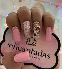 Pintarse las uñas en casa o ir a un salón de belleza especializado a que lo hagan por ti se ha convertido en un paso más de nuestra rutina de belleza en los últimos años. Encantadasnails Decorados Para Unas Cortas Manicura Para Unas Cortas Unas De Maquillaje