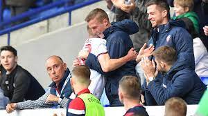 Ask anything you want to learn about stephen darby by getting answers on askfm. Stephen Darby Celebrates With Bolton Goalscorer Craig Noone After Motor Neurone Disease Diagnosis