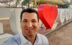 Jornalista Luís Fernando Avelar morre de Covid-19 aos 47 anos, em Goiânia