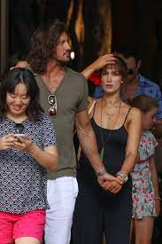 All original text and graphics belong to delta goodrem source (unless stated otherwise), all pictures, scans, screencaps. Delta Goodrem Spotted With Her New Boyfriend While Shopping In Oahu 301217 4