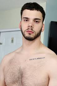 Beefcake Hunter Josue blows worker cock