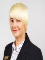 Lucinda Mayes's Instagram, Twitter & Facebook