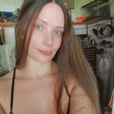 Dora Calderon (@DoraCald)