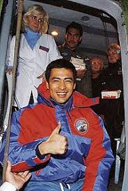 Lahir 27 julai 1972) merupakan doktor bedah ortopedik malaysia dan angkasawan malaysia yang pertama ke angkasa lepas setelah diumumkan oleh dato' seri abdullah. Sheikh Muszaphar Shukor Wikipedia Bahasa Melayu Ensiklopedia Bebas