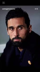 hanohosesports Marc Stefan Lorente Kayumba, yakuriye mw'ikipe y'Abato ya  Valencia yakomeje gushakakwa n'amakipe akomeye gusa yaje guhitamo ikipe ya  Real Madrid. Amwe mu mashusho amwerekana Ari gukina twabonye. @hanohose  live sports ✍️@nkundamatch