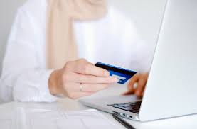 The major caveat with plastiq is that, for most consumers, a fee of 2.5 percent is charged to every bill you pay. Should You Pay Your Mortgage Using Your Credit Card Financial Aid Super Site