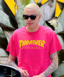 Последние твиты от mgk & pete gifs (@mgkandpetegifs). Pete Davidson Cameo In Machine Gun Kelly Music Video
