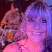 Local Artist Elena Rogers Receives Amazing Review