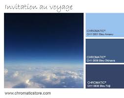 Le Bleu Decline En Camaieu Ou Ponctue De Blanc Est Parfait Pour Creer Une Ambiance Evocatrice D Evasion Et De Vacan Peinture Maison Nuancier Peinture Deco Mer