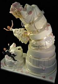 Lustige Torten Rufen Marchen Und Traume Wieder Ins Leben Hochzeitstorte Lustig Lustige Torten Hochzeitstorte