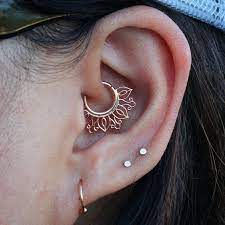 Healed Daith And High Rag From Gregg At Outer Borders Costa Mesa Ca All Rose Go Piercings Earings Piercings Daith Piercing Jewelry Piercing Jewelry