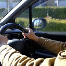 正しい運転姿勢で安全運転を - くるまが｜車両管理 BPO|キムラユニティー