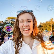 Courtney Edmondson's Instagram, Twitter & Facebook