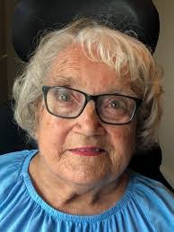 Denise Schnitzer's Instagram, Twitter & Facebook