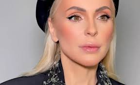 Moldovencele cuceresc lumea! Ecaterina Emilianov a obtinut titlul de „Miss  Universitas Moldova 2019”